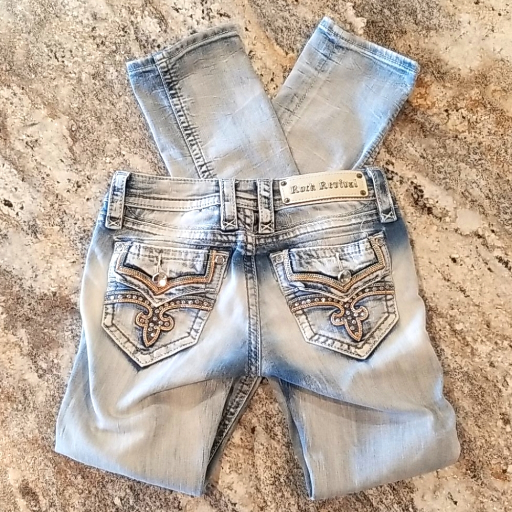 Rock Revival Light Wash Straight Jean